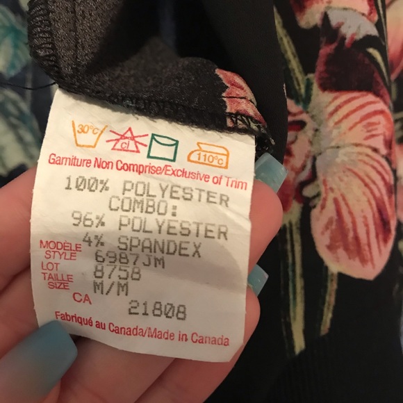 Beautiful floral jacket 🌺 - Picture 3 of 3